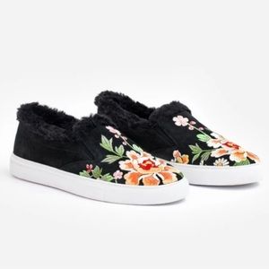 JOHNNY WAS Acacia Embroidered Slip On Sneakers - Women’s Size 8 - New